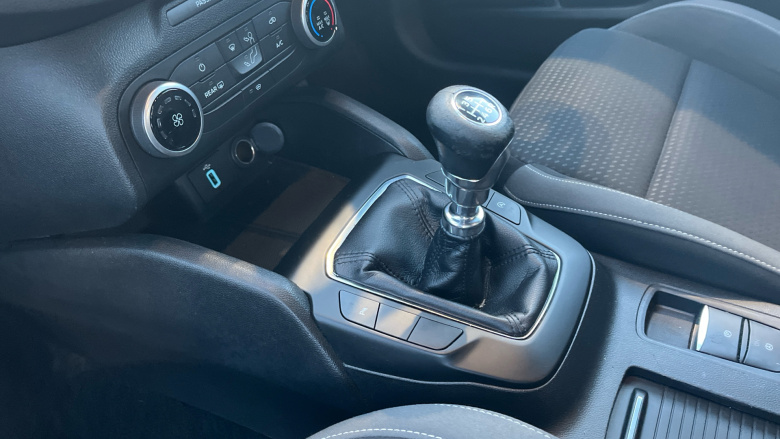 Ford Focus 1.0 EcoBoost 125 Zetec 5dr Petrol Hatchback